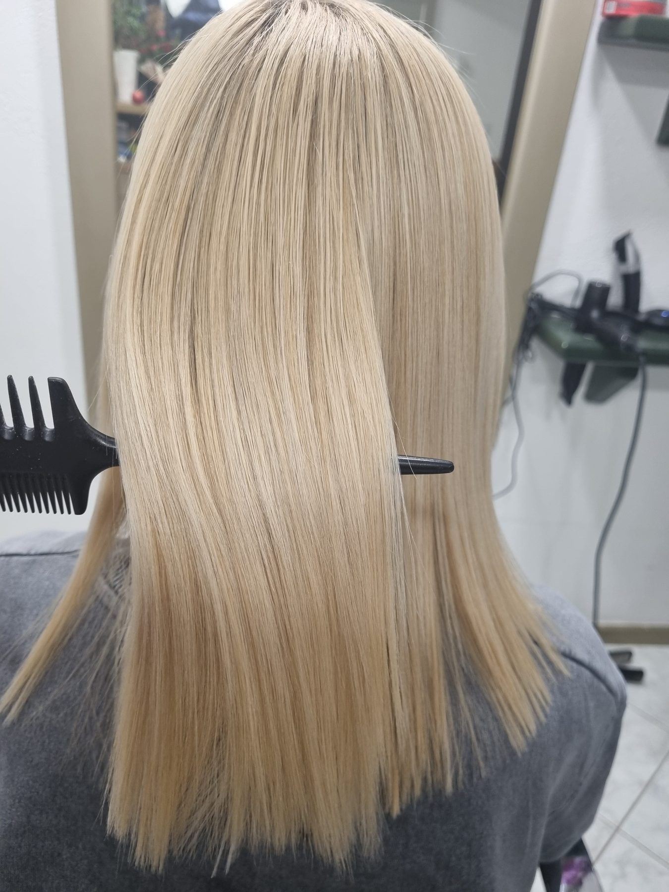 Capelli biondi e colpi di sole da Salon Amela Brtonigla